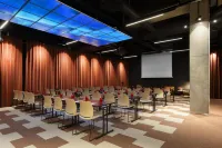 Radisson Red Helsinki - business