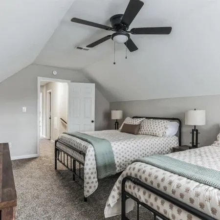 Charming 3BR Farmhouse • Fenced Acre • Madison