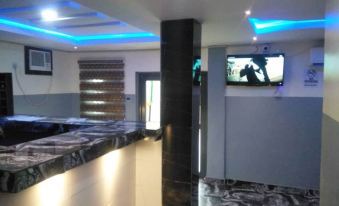 Americana Hotel