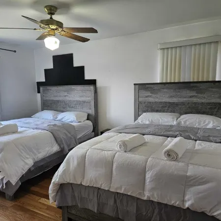 Big 5Br, 3.5BA Game Rm Prime Safe Location Mins to down Town Chicago