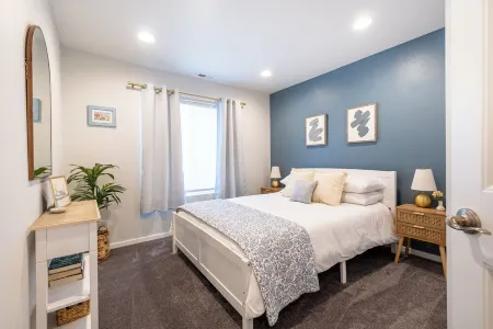 Water & Mountain Views: Escape to Whidbey Island! Отели рядом с достопримечательностью «Парк округа Дабл Блафф»