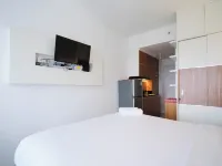 Nice and Comfy Studio at Orchard Supermall Mansion Apartment Hotels in Sambikerep