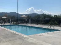 Holiday Inn Express & Suites MARION by IHG - Pools