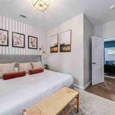 Charming 3-bedroom house <5 minutes away from Downtown Macon Rooms