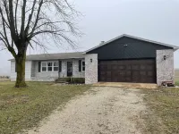 This country charm farmhouse is newly remodeled and super cute