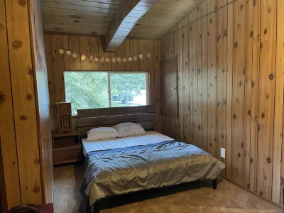The Best South Lake Bear Cabin with Game Room! Hotels near Site of Echo Summit (California Historical Landmark No. 1048)