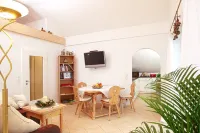 Cozy, sunny & newly renovated apartment with a view of the Zugspitze - 4 stars