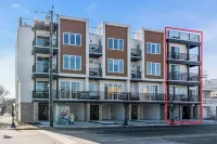 Rooftop Deck with 2 Master Suites with Linens + Towels