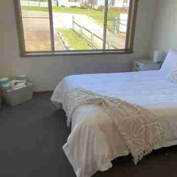 Stunning Views, central location, spacious. Perfect for a short or long stay Rooms