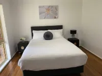 Catalina House - cosy, clean and comfortable