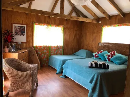 Elegante y Tranquila Cabaña Cerca al Mar y al Centro Отели рядом с Аэропорт Матавери