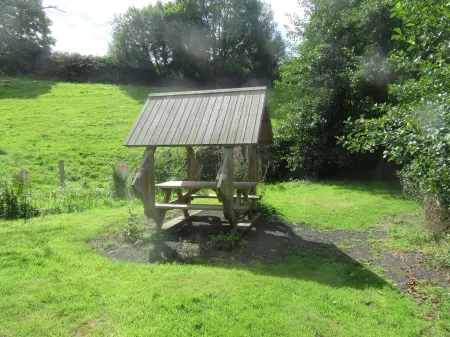 Cabin fully equipped, comfortable, quiet, in the Bay of Mont Saint-Michel Отели в г. Авранш
