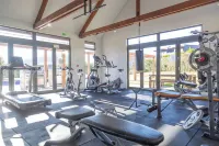 Modern Family  Holiday home with sensational views peaceful paradise (sleeps 11)