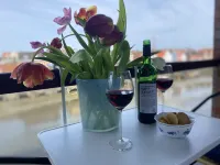 Simmerdeis at the harbor with exclusive sea view