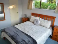 Waitomo Big Bird Retreat Hotels in Waitomo Caves