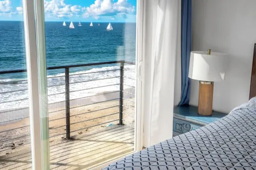 BEACHFRONT CONDO - 2 Bdr 2 Bth