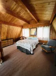 Charming, dog-friendly cabin in peaceful Birch Bay, Wa
