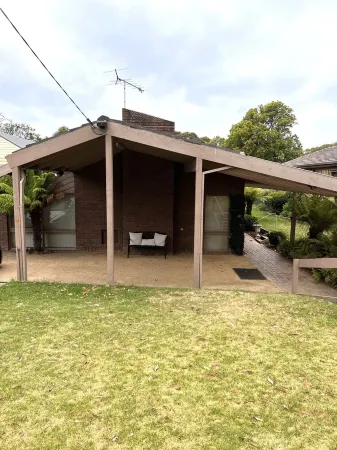 Spacious beach home with big back garden Отели рядом с достопримечательностью «Mangata Massage»