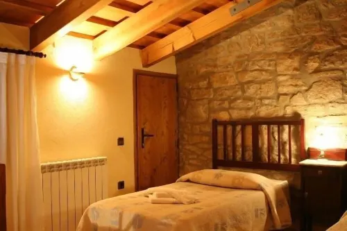 Self catering Les Pletes for 19 people Hotels in Segarra