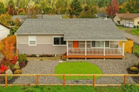 Spacious 5Br with Sauna & AC, Fenced Yard,Fast WiFi, Near Willamette Pass