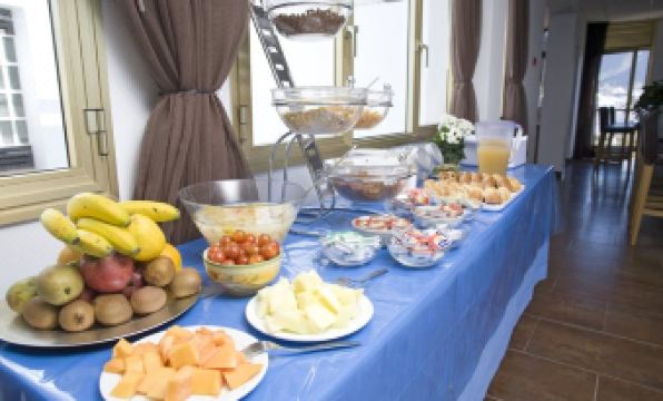 Hotel Adonis Capital