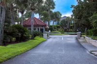 Newly remodeled Studio Condo across parking lot to Ocean Hotels in Sawgrass