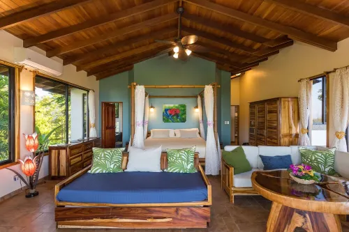 Casa Sea Breeze- Luxury OceanView Estate+50' Infinity Pool on 100 Acres