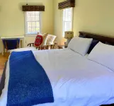 Heart of East Hampton Village with Outdoor Kitchen Hotel a East Hampton