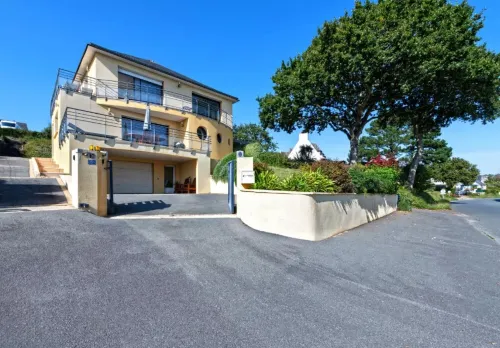 LOCQUIREC Hotels in Locquirec