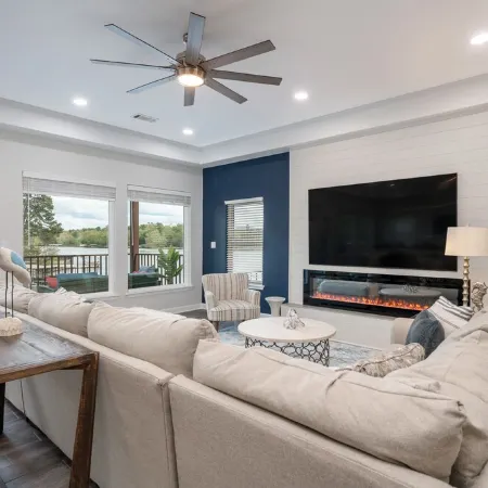 Ultimate Spacious Luxury Retreat! Boat Slip, 2 Jet Ski Slips, Kayaks, Hot Tub!