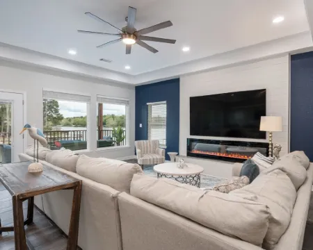 Ultimate Spacious Luxury Retreat! Boat Slip, 2 Jet Ski Slips, Kayaks, Hot Tub! Hotels in Piney