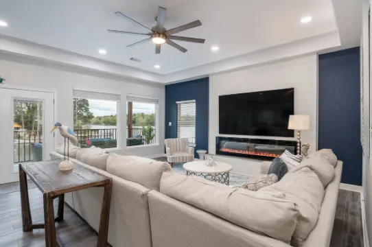 Ultimate Spacious Luxury Retreat! Boat Slip, 2 Jet Ski Slips, Kayaks, Hot Tub!