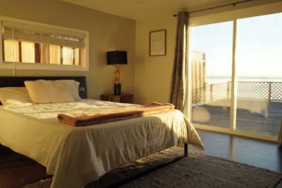 Pier on the Bay Vallejo附近的飯店