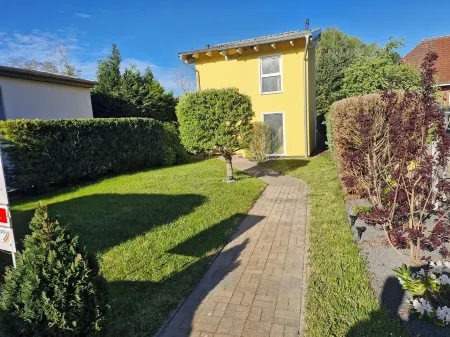 Vacation home own parking lot with e-charging station (wallbox), Netflix, WLAN, garden Отели в г. Загард