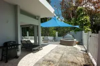 Home in the heart of the city Hotels near Me Salvé