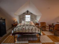 The Yellowstone House and Fisherman's Cabin Hotels in Pray