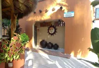 Winter Bird Retreat, with A/C, Pool, Beach Nearby, 10 Minutes from Bucerias. Hotels in 