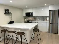 LakeView 2BR: Easy Access & Modern Comfort