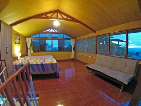 Casita bungalow c/agua caliente- naturaleza a 5 minutos de la Plaza!