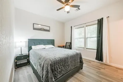 New Model Home near Exxon Mobil & Conoco Philips. A turnaround retreat!