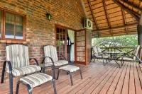 Luxury villa 12 mi from the Crocodile Bridge Gate of the Kruger National Park!