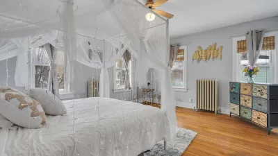 Gorgeous home walking distance to the beach Hotels near Kodak Center for Performing Arts