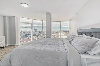 Downtown Sub Penthouse W City Views