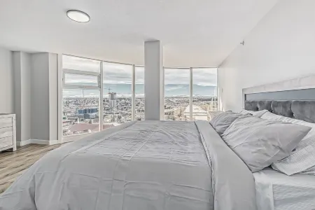 Downtown Sub Penthouse W City Views Отели рядом с достопримечательностью «Университет Калгари»