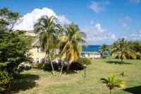 Jamaica Time - Driftwood - SeaPalms - 3BR/3BA Condo Ocho Rios - Beach Front/Pool Hotel a 