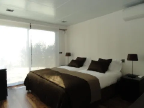 Stunning 3 bedroom en-suite house in farm with pool Hotels in Estoi