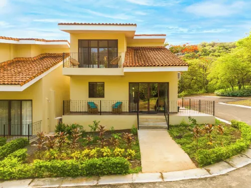 Ocotal Beach House - Family Friendly & Only a Block To The Beach!