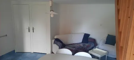 small house in the village of Plouhinec comfortable Отели в г. Плуинек