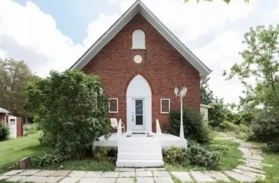Delightful 2bdrm Church w/Incredible Water View! Hotels near Waupoos Estates Winery