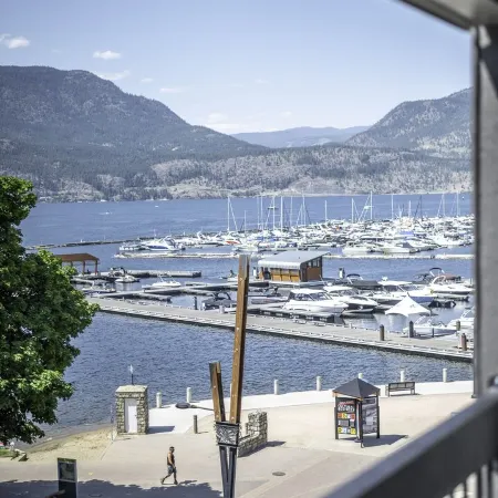 Downtown Waterfront - Beautiful Views!